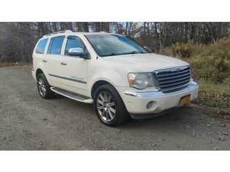 08 chrysler aspen 4x4 with third row seating 143k