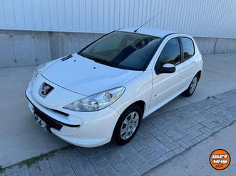 peugeot 207 compact hdi año 2015 con 100.000kms