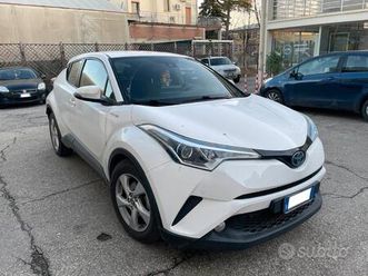 toyota c-hr 1.8 hybrid e-cvt style
