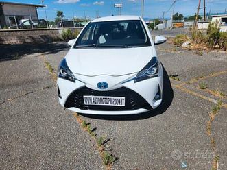 toyota yaris 1.5 hybrid 5 porte cool