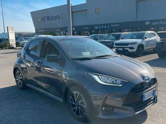 toyota yaris 1.5 hybrid 5 porte lounge