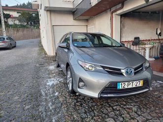 toyota auris touring sports 1.8 hybrid abril/15