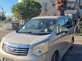 toyota noah 2,0l 2015