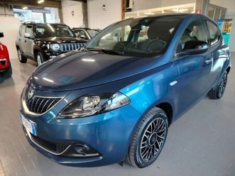 lancia ypsilon 1.0 firefly 5 porte s&s hybrid ecochic a. ferretti del 2024 usata a cesena