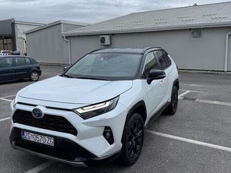 toyota rav4 2,5 style selection plus, 2024 god.