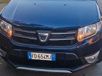 dacia sandero stepway blu