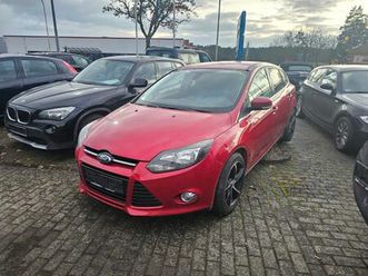 ford focus lim. titanium+shz+ahk+tempomat+lesen