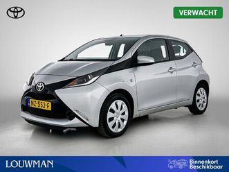 toyota aygo 1.0 vvt-i x-play automaat | camera | multimedia | airco | metallic lak |