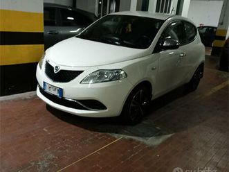 lancia ypsilon 1.2 2017