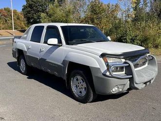 2002 chevrolet avalanche 1500 4wd 4x4 crew cab 1-owner! no accidents!