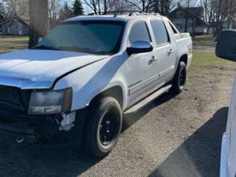 2011 chevrolet avalanche 4wd crew cab ltz - (2011 avalanche ltz)