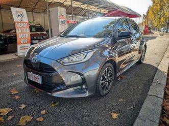 toyota yaris 1.5 hybrid lounge unipro' in arrivo