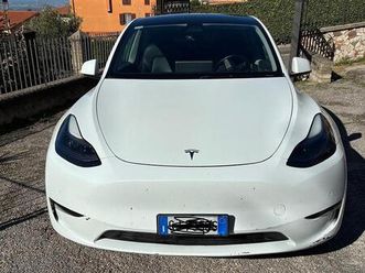 tesla model y longe range