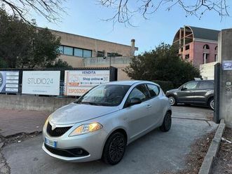 lancia ypsilon km. 10.900! 1.0 hybrid ecochic gold