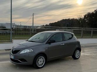 lancia ypsilon 1.2 69 cv 5 porte gpl ecochic gold
