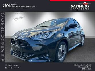 toyota yaris hybrid teamplayer led apple carplay androi