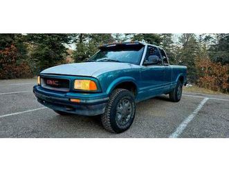 gmc sonoma 4x4 v6 (clean title)