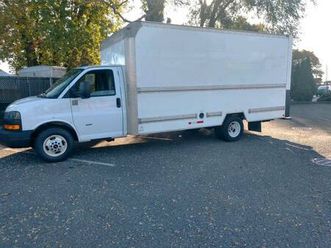 2019 gmc savana 3500 - 16 ft box truck