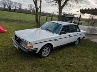 ② nette volvo 240 2.0 dl – lage km-stand + extra onderdelen — volvo — 2ememain