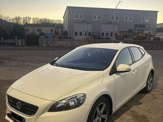 volvo v40 1.6 d2 kinetic