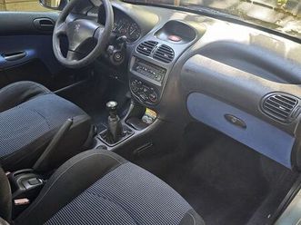 vends 206 cc de 2002 très bon état