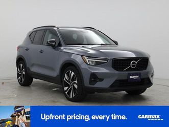 used 2023 volvo xc40 b5 plus dark theme