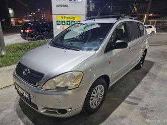 toyota avernsis verso