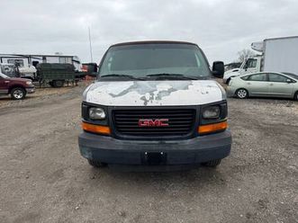 2005 gmc 3500 cargo van 117 k miles hablo espanol