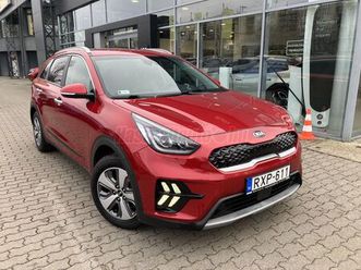 kia niro hev 1.6 gdi platinum dct magyar. szervizkönyv. navi. supervision kijelző