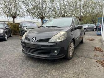 ② renault clio 1.1i benzine •export• •handelaar• — renault — 2ememain