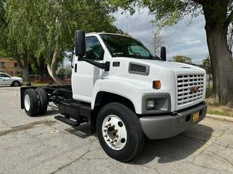 2008 gmc topkick c-6500 cab chassis -we finance and nationwide shipping!