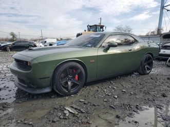 dodge challenger srt 392* 6.4* v8* кожа* подгрев* камера* distronic