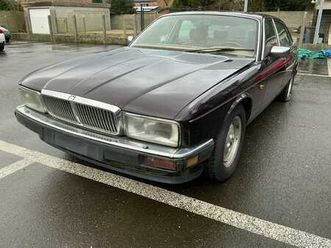 voiture voyageurs jaguar sovereign 1993