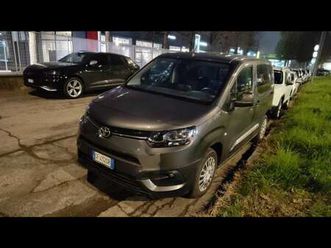 proace city verso 1.5d 130 cv s&s short d executiv