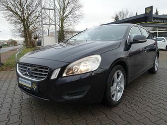 volvo v60 d3 momentum navi klima shz