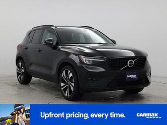 used 2023 volvo xc40 b5 plus dark theme