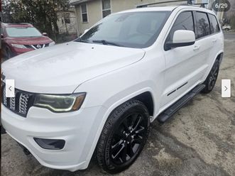 jeep grand cherokee altitude* edition* 3.6* v6* 8zf* подгрев* камера*