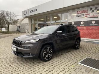 jeep cherokee 2.2 mjd limited (active drive ii.) (automata) vezetett szervizkönyv. 1 év garancia ajándékba!