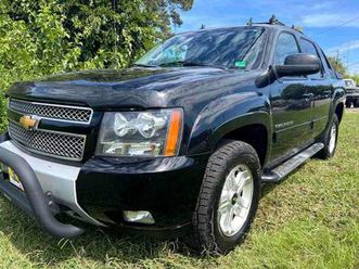 2012 chevrolet avalanche lt 4x4 with z71 package - carfax certified