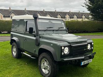 landrover defender puma 90