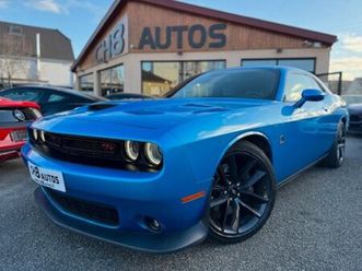 dodge challenger v8 6.4 scat pack 492ch boite automatique bleu systeme audio alpine
