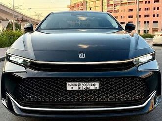 toyota crown gcc under warranty top option