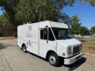 2016 freightliner mt45 step van with generator and compressor -we finance and na