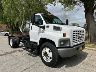 2008 gmc topkick c-6500 cab chassis -we finance and nationwide shipping!