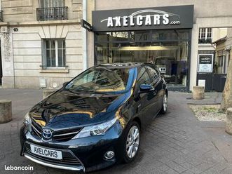 toyota auris 1.8 hybrid dynamic 136h bva climatisation automatique bluetooth jantes alliage rétroviseur ext rabattable électriquement régulateur de vitesse feux