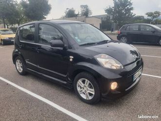 daihatsu sirion tegara 1.3 vvt-i 87 ct vierge / embrayage neuf / 4 pneus neufs / chaîne distribution / révisée / historique complet / deuxième main / non fumeur