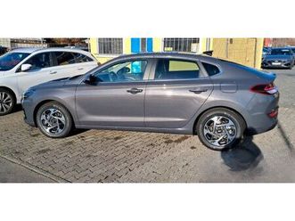 hyundai i30 fastback-1.5t-48v style-led-sh-lh-navi-kame