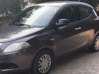 lancia ypsilon 2013