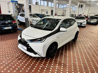 aygo 1.0 vvt-i 69 cv 5 porte x-cool tss