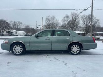 used 2006 lincoln town car signature limited